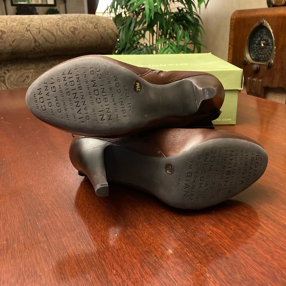 Gianni Bini Brown leather Heeled Boots with Ruched Design size 7.5 - Picture 7 of 8